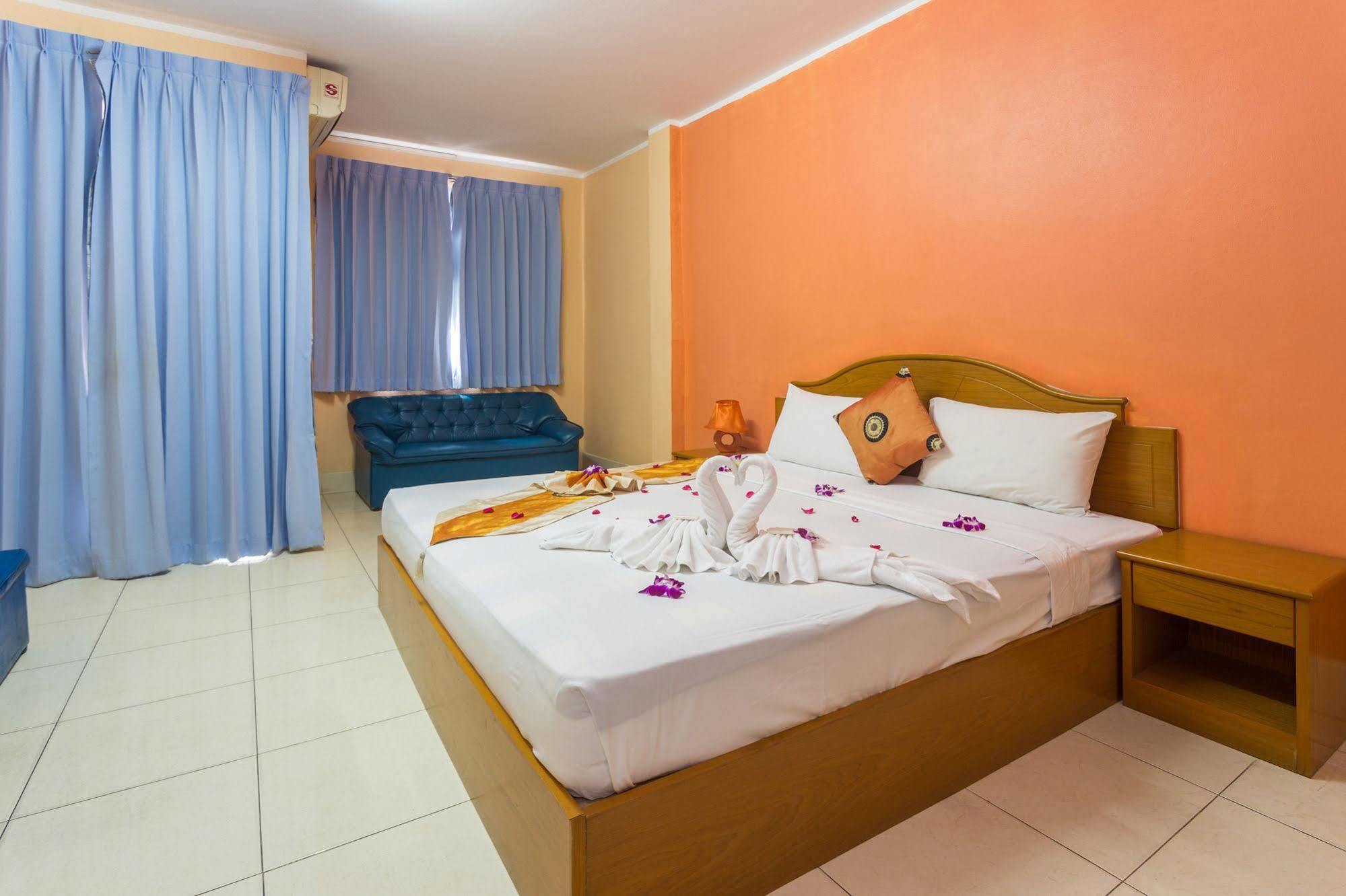 Guesthouse Belvedere Patong Exterior photo