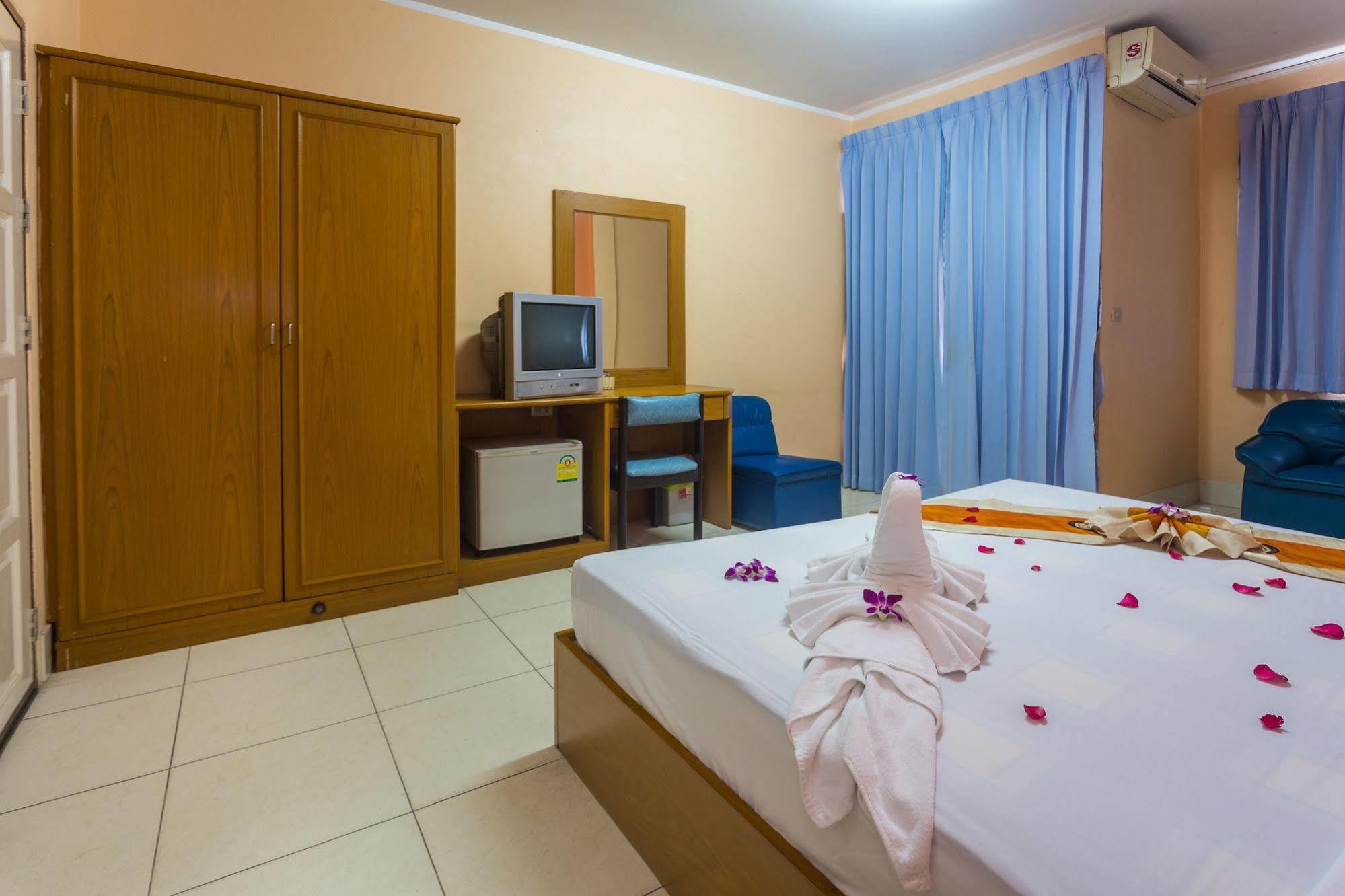 Guesthouse Belvedere Patong Exterior photo