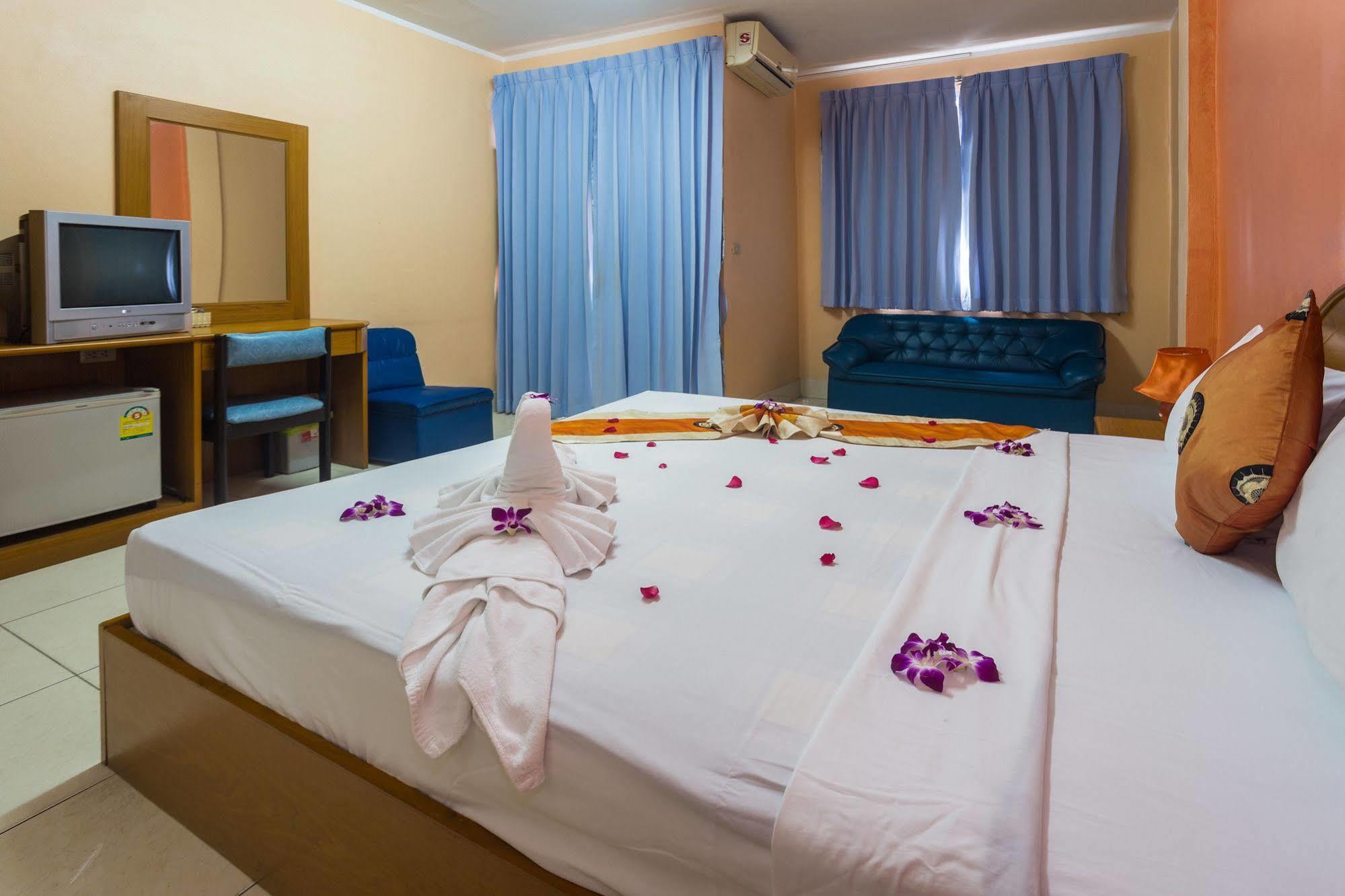 Guesthouse Belvedere Patong Exterior photo